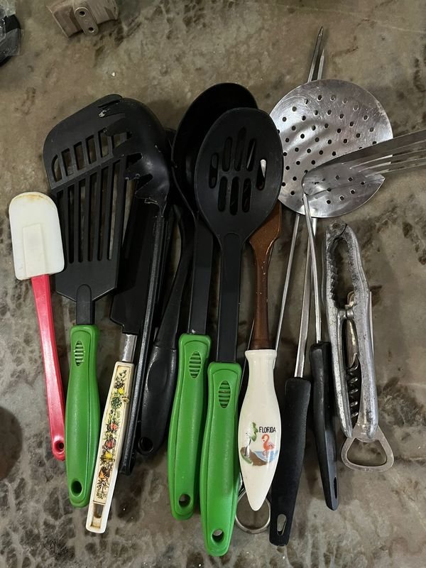 Utensilios de cocina en madera y metal - imagen 2