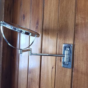 Espejo de Pared Doble Cara con Aumento, Base y Brazo Cromado - imagen 4