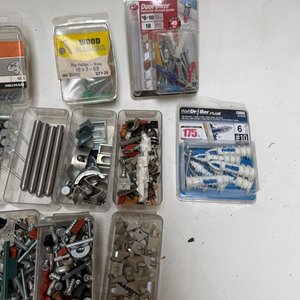 Lote de Tornillería, Clavos, Mensulas y Organizadores Plásticos - imagen 8