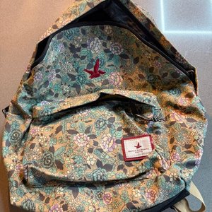 Lote siguiente: Mochila Santa Bárbara Estampada Floral