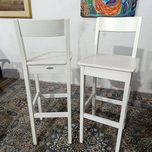Taburetes Altos "Luna" Fábrica Delfino Álvarez Madera Maciza Blancos (2 Unidades) - imagen 3