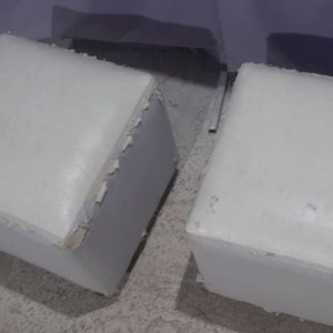 Set de 2 Puff Cubo Blancos con Ruedas - imagen 3