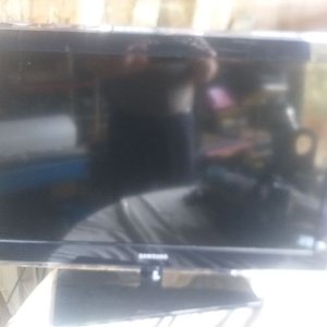 Lote siguiente: Televisor Samsung Usado - Funciona como TV y Monitor
