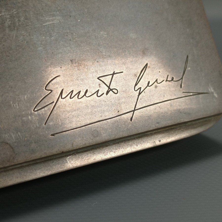 Cigarrera de mesa en plata con interior de madera firmada por Ernesto Geisel - imagen 6