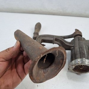 Antigua Máquina de Picar Carne Alexanderwerk con Embudo para Embutir - imagen 6