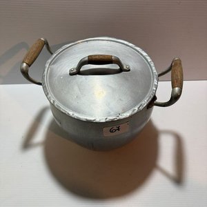 Lote siguiente: Olla de Aluminio con Tapa y Dos Manijas, Capacidad 8 Litros