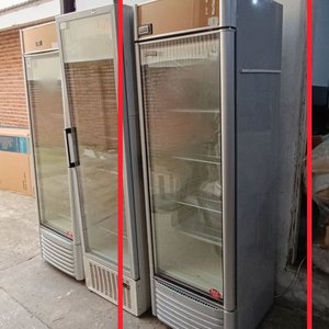 Lote siguiente: Heladera Exhibidora Vertical Cuder con Puerta de Vidrio Templado