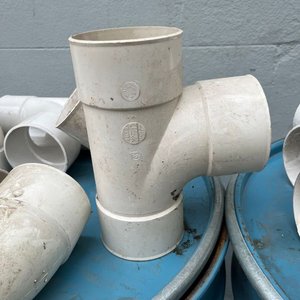 Lote de Codos y Tes de PVC Serie 110 - imagen 4