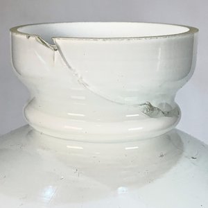 Lámpara de Mesa Opalina con Pantalla Blanca y Base de Bronce - imagen 4