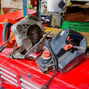 Lote siguiente: Lijadora Skil 550W y Sierra Circular Dowen Pagio