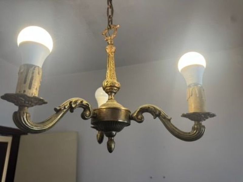 Lote anterior: Lámpara de bronce con tres luces