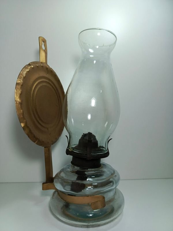 Lote anterior: Antiguo farol a mecha de vidrio, completo y funcional