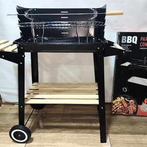 Lote anterior: Parrillero Portátil Negro con Ruedas, Estantes de Madera y Caja Original
