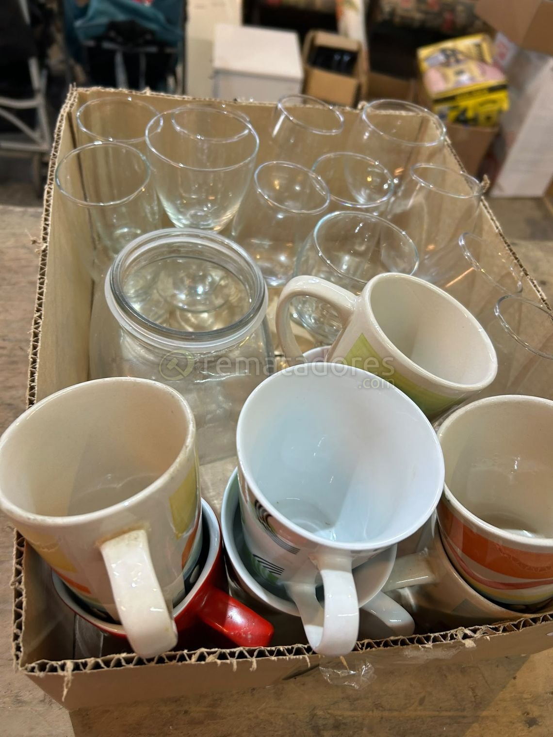 Set de Tazas y Vasos de Vidrio