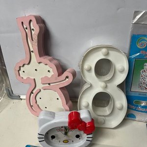 Lote Variado: 3 Termos de Acero Inoxidable, Cargador, Auriculares y Más - imagen 8