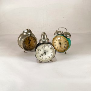Lote siguiente: Tres Relojes Despertador de Sobremesa Vintage