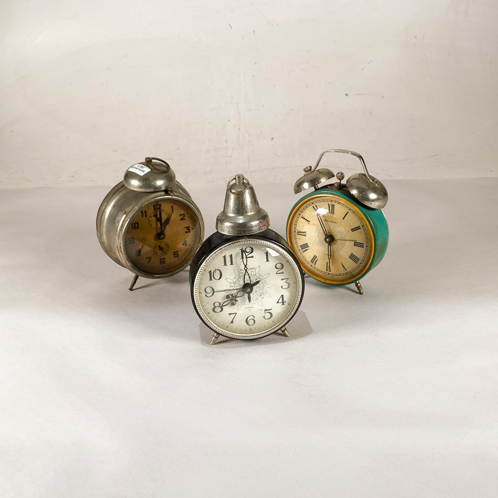 Tres Relojes Despertador de Sobremesa Vintage