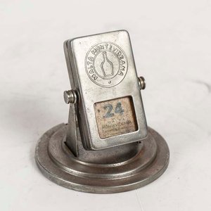 Lote siguiente: Calendario de Sobremesa Metálico Malta Montevideo