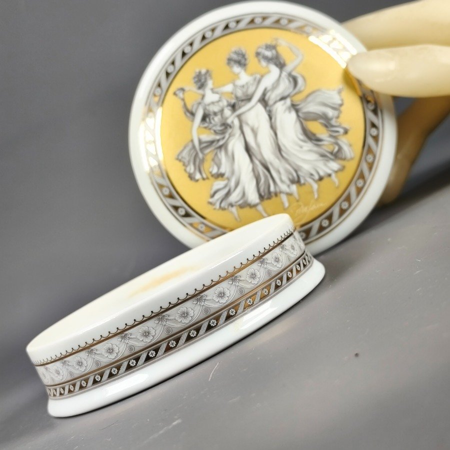 Alhajero en porcelana francesa Limoges, decorado por M.A.B.A. - imagen 5