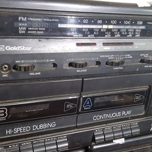 Equipo de Audio GoldStar con Doble Cassette y Radio - imagen 2