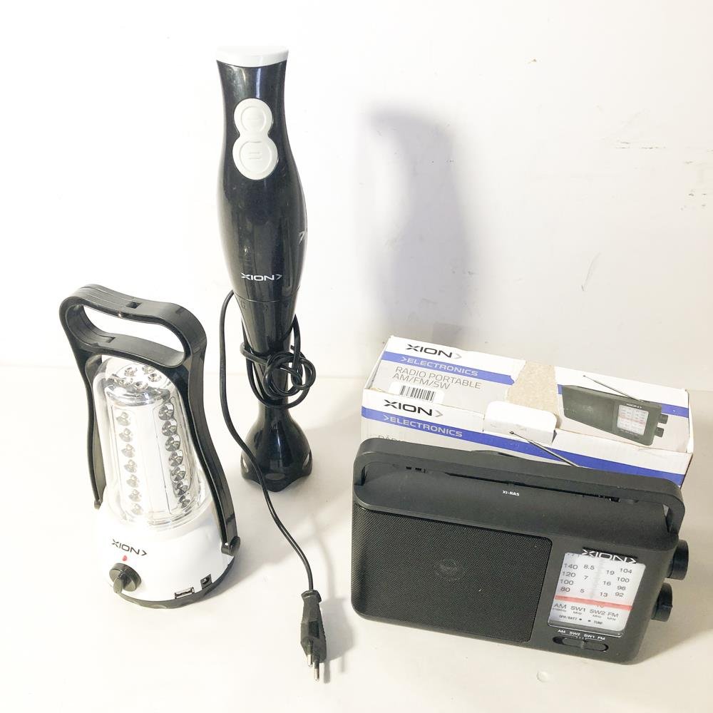 Lote de 3 piezas: Radio portátil Xion, linterna y mixer