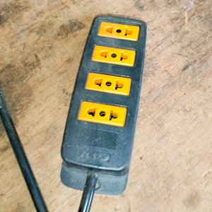 Lote de Herramientas Varias y Extensiones Eléctricas - imagen 5
