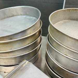 11 Torteras Desmontables de Aluminio y 2 Budineras con Tapa - imagen 2