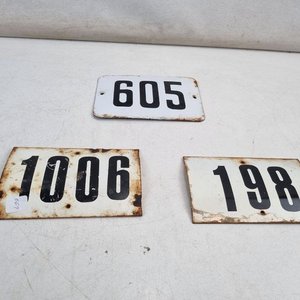 Lote anterior: Lote de 3 Chapas Esmaltadas Antiguas con Números para Colección o Decoración Industrial