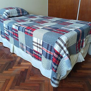 Lote siguiente: Somier 1 Plaza Divino Línea Symphony con Colchón, Box y Juego de Cama