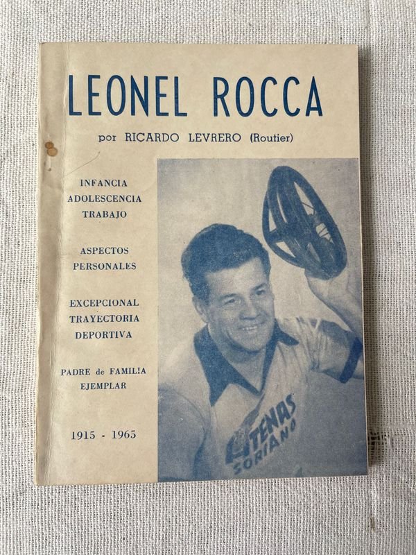 Libro "Leonel Rocca" por Ricardo Levréro, dedicado y firmado en 1966