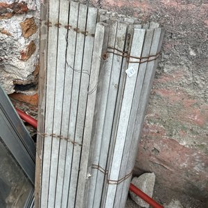 Lote siguiente: Estera de madera plegable