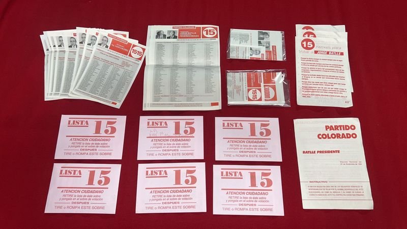 Lote de Material Político Partido Colorado: Listas, Libros y Certificado