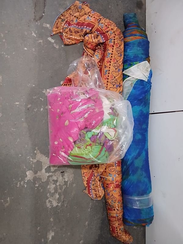 4 Telas Estampadas: 2 Rollos y 2 Tramos en Bolsa