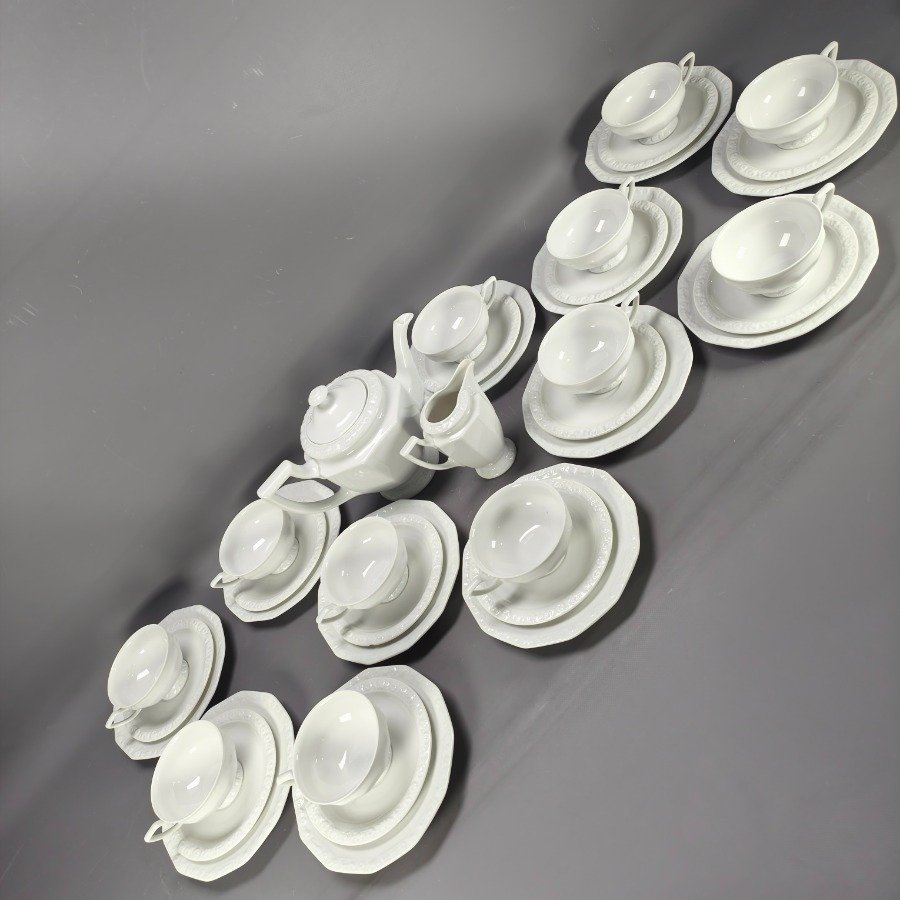 Lote anterior: Juego de Té en Porcelana Rosenthal con Diseño Clásico