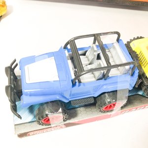 Lote de Juguetes: Castillo, Set Militar, Armas, Camionetas y Más - imagen 4