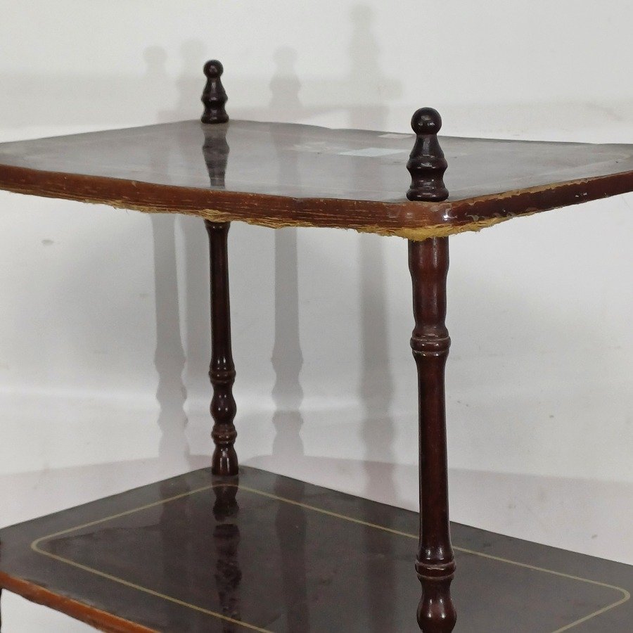 Mueble en compensado con 3 estantes y patas torneadas - imagen 6