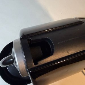 Cafetera Nespresso Essenza Automática C100 Negra 110V - imagen 4
