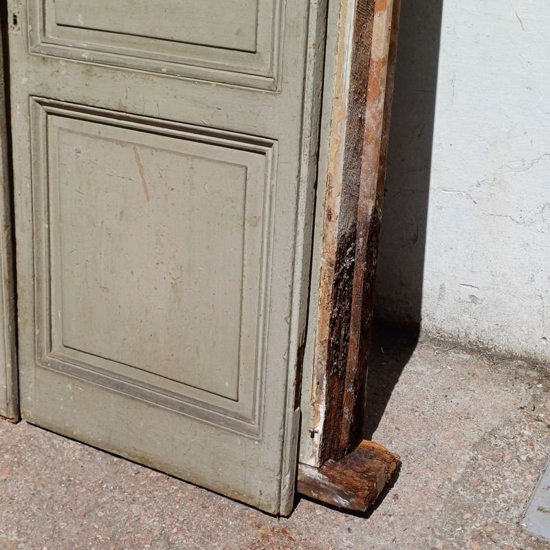 Puerta antigua de tablero, doble hoja y marco - imagen 4