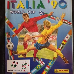 Lote siguiente: Álbum Panini "Italia '90" con Figuritas Impresas
