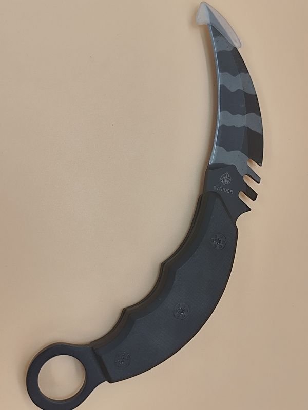 Cuchillo Karambit con diseño único - imagen 1