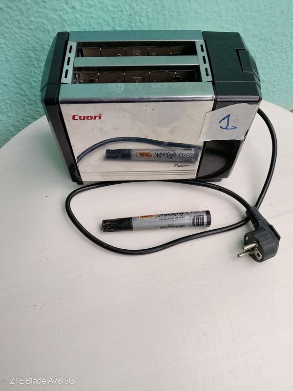 Tostadora eléctrica con cordón y placa de control - imagen 2