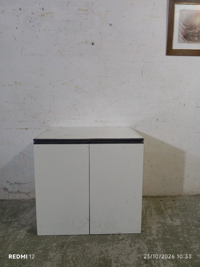 Mueble Bajo Blanco de 2 Puertas con Estante Interior