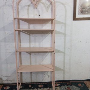 Estantería de caño rosa con detalles en bronce, 4 niveles - imagen 2