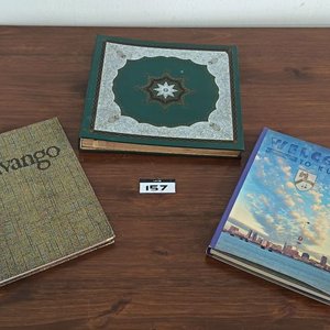 Lote siguiente: Álbum de Fotos Ornamental "Okavango" y Guía de Kuwait