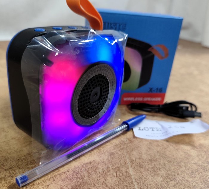Lote siguiente: Altavoz Portátil con Bluetooth, Recargable y Luces LED
