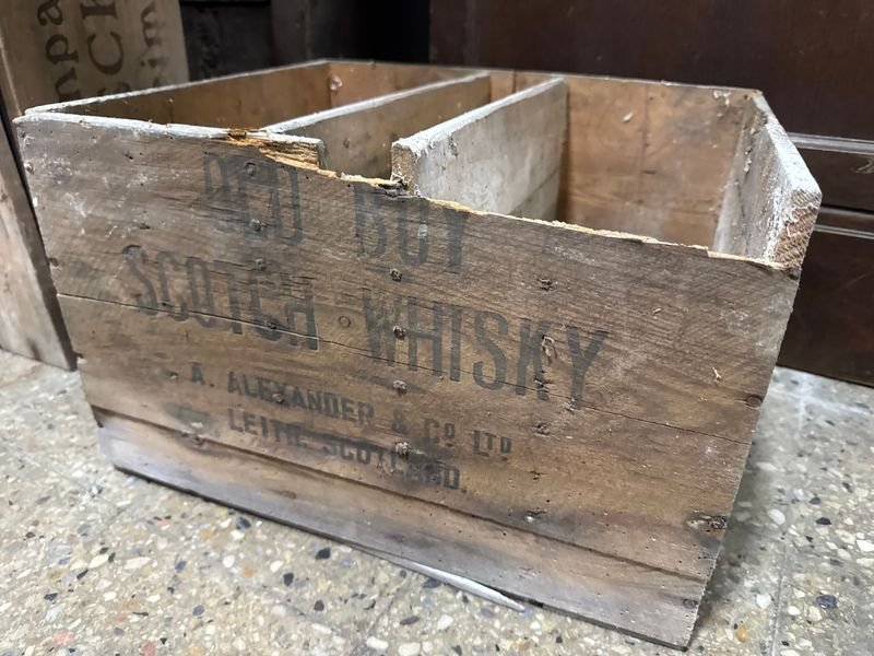 Lotes de cajas y cajones con propaganda de bebidas - imagen 11