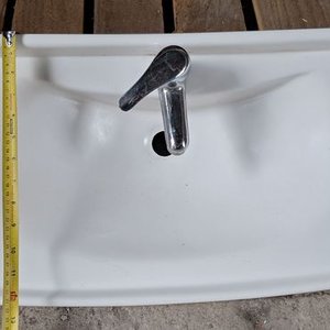 Bacha de Baño Blanca con Grifería - imagen 5