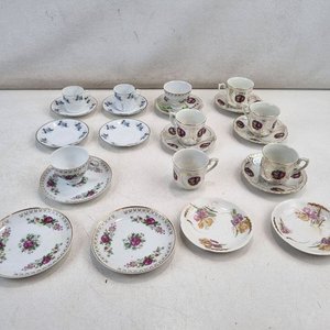 Juego de Café/Té de Porcelana China con Decoración Floral y Dorado - 23 Piezas - imagen 1