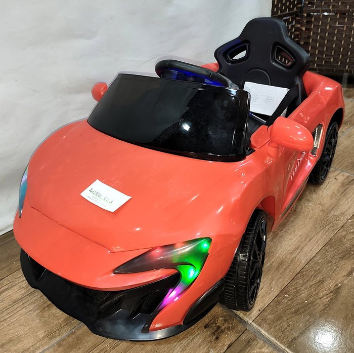 Coche juguete con control remoto y multimedia - imagen 2