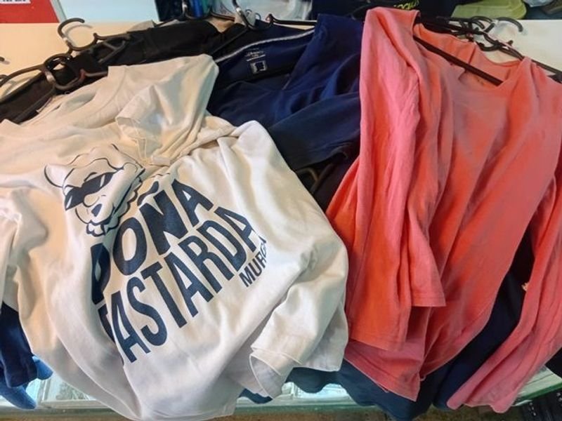 Lote siguiente: Ropa de mujer post temporada 20